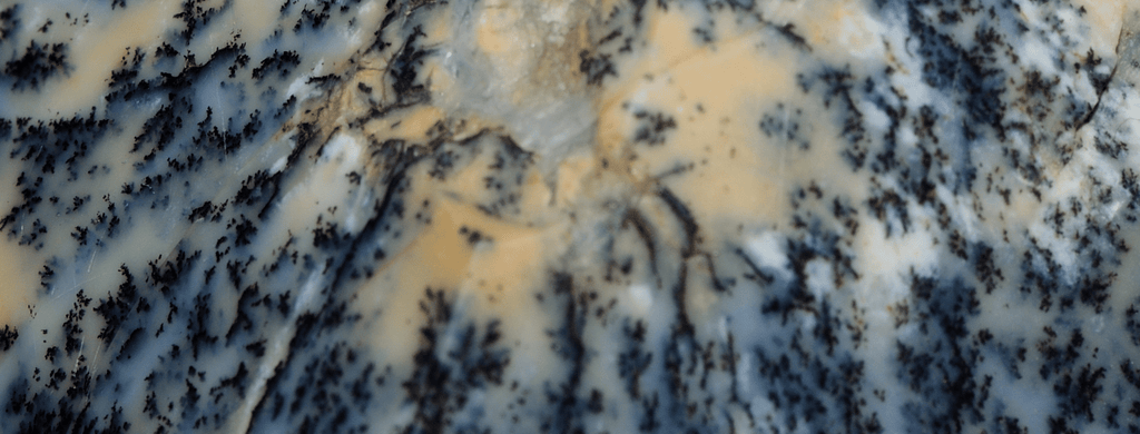 Opale Dendritique - Vertus, Bienfaits et Signification