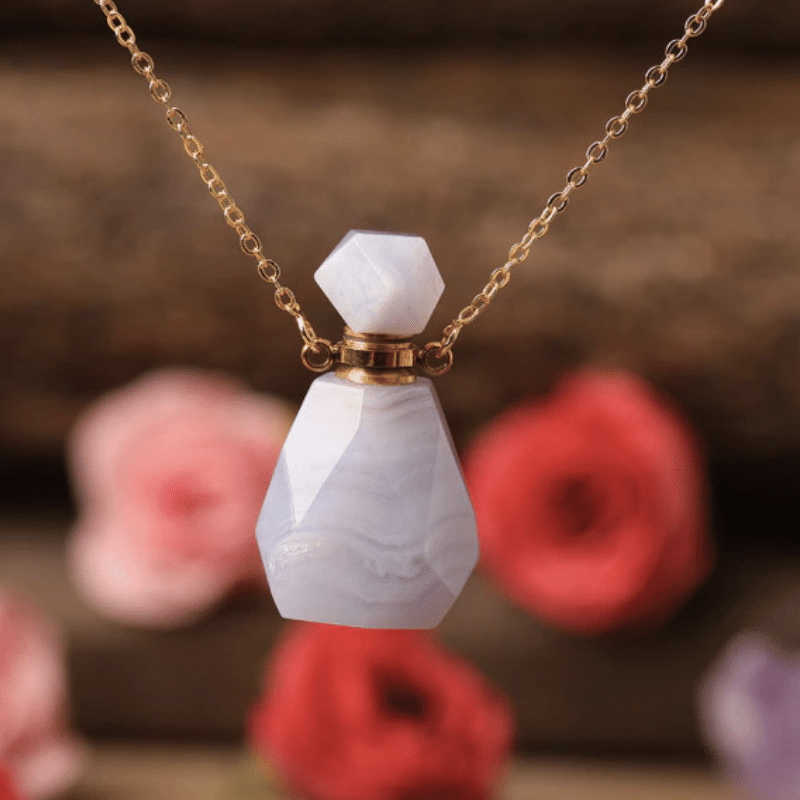 Collier Diffuseur de Parfum en Calcédoine Bleue