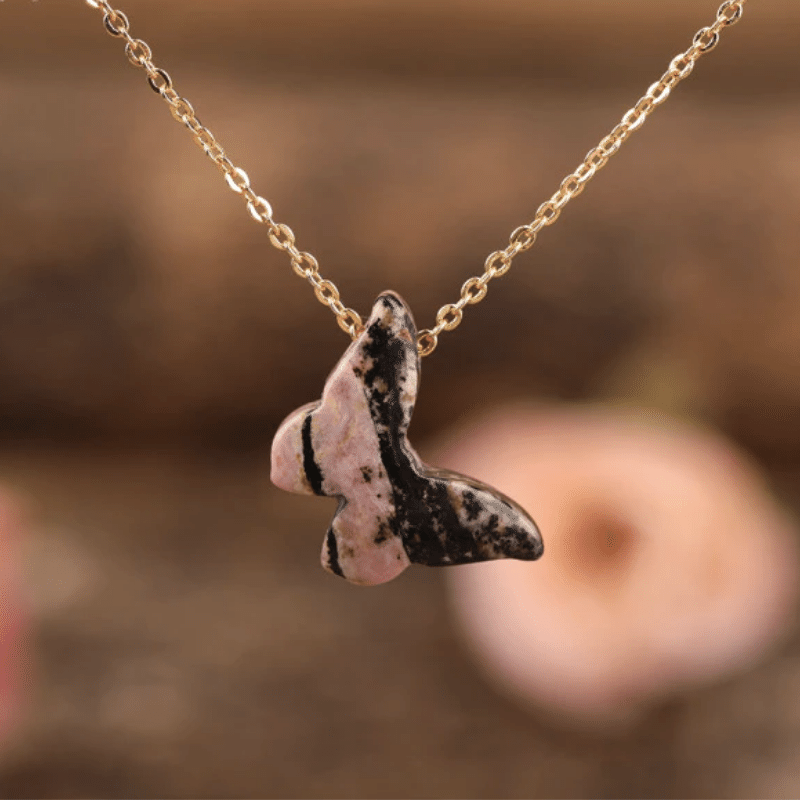 Collier Papillon en Rhodonite | Lithothérapie Stéphanie