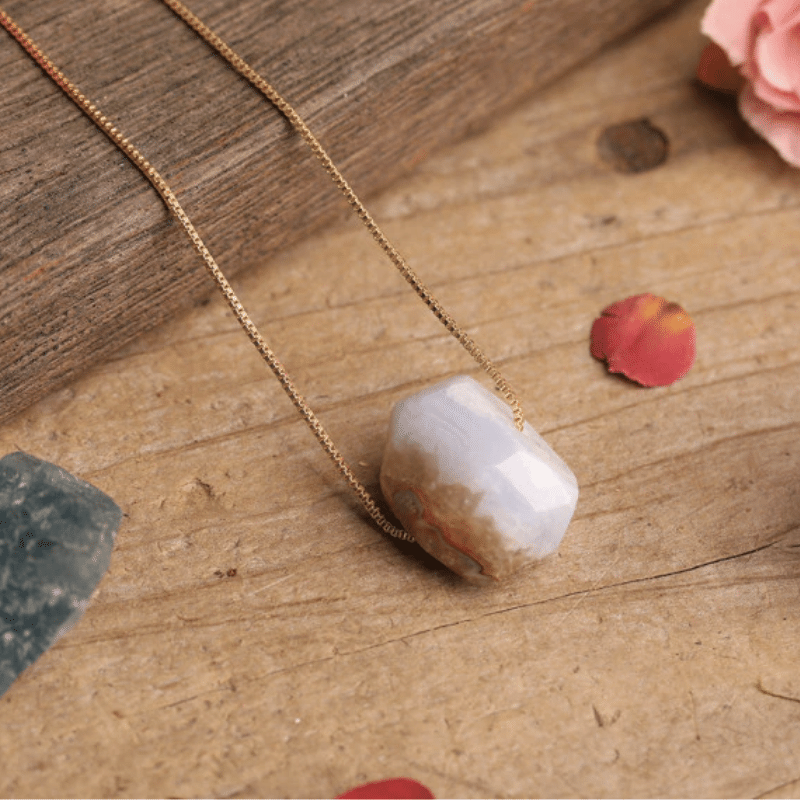 Collier en Calcédoine Bleue Polie | Lithothérapie Stéphanie